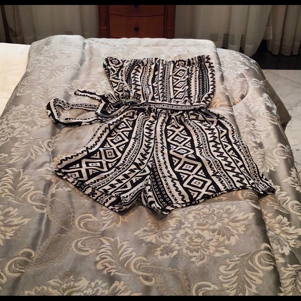 ❤️ Black/white romper